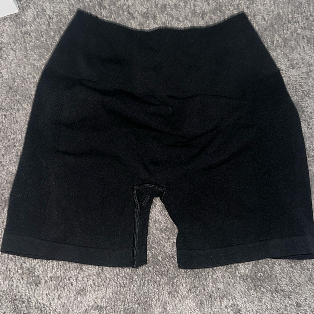 Alphalete amplify shorts